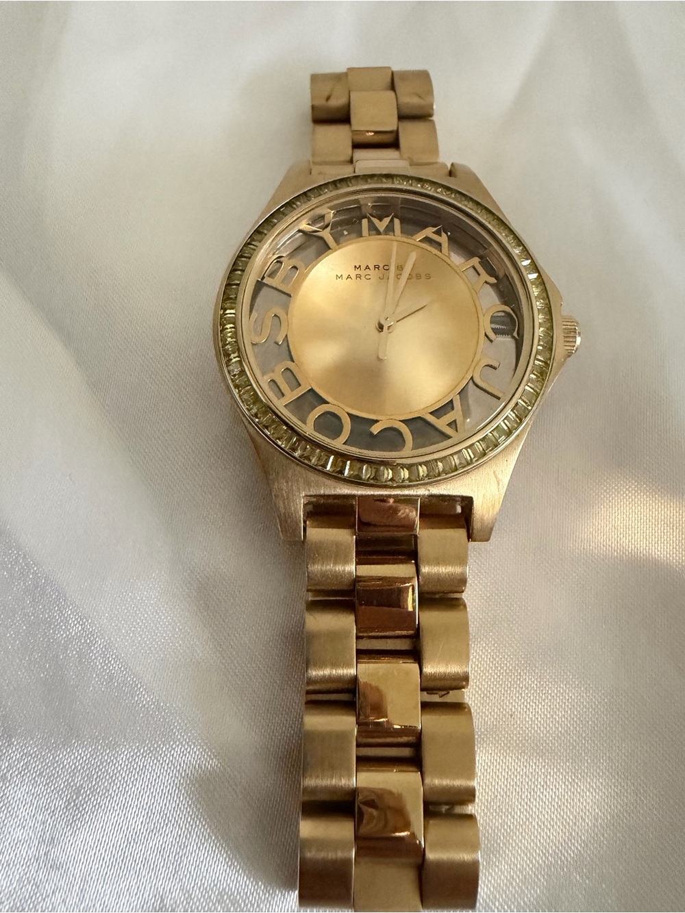 Marc Jacobs Gold and Black Women's Logo Bracelet Watch - Picture 3 of 7